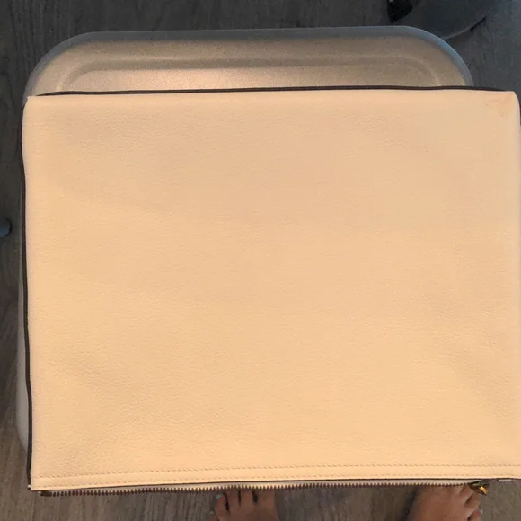 Gucci Portfolio Clutch - Picture 2 of 7